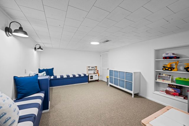 914 N Kennicott Avenue, Arlington Heights, IL 60004