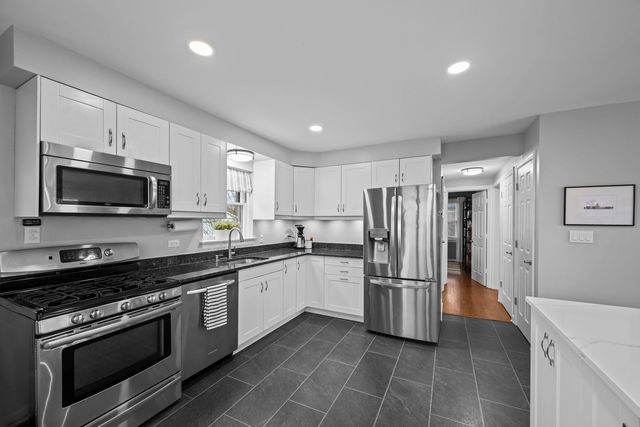 914 N Kennicott Avenue, Arlington Heights, IL 60004