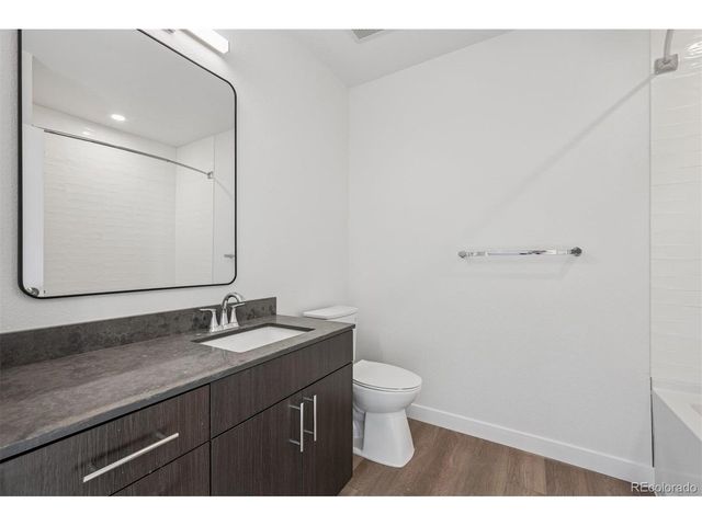 639 29th St 400, Denver, CO 80205