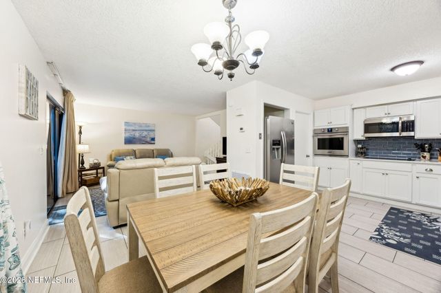 3165 1ST Avenue 15, Fernandina Beach, FL 32034