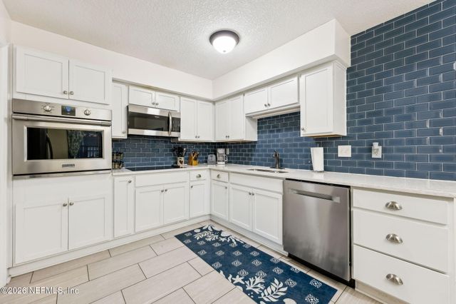 3165 1ST Avenue 15, Fernandina Beach, FL 32034