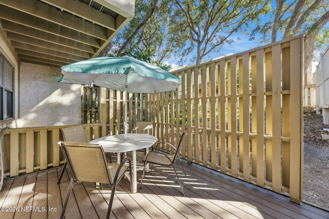 3165 1ST Avenue 15, Fernandina Beach, FL 32034