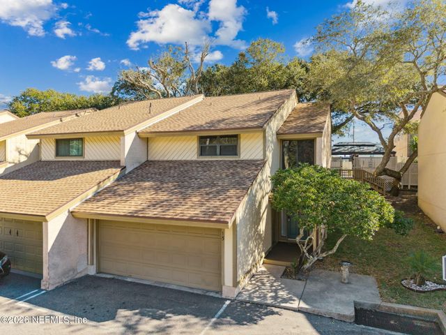 3165 1ST Avenue 15, Fernandina Beach, FL 32034