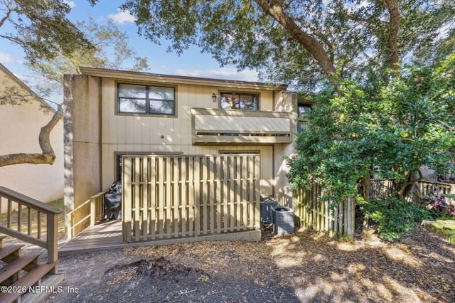 3165 1ST Avenue 15, Fernandina Beach, FL 32034