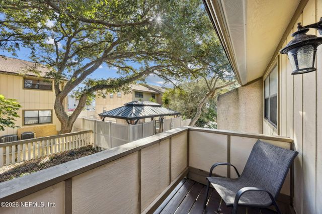 3165 1ST Avenue 15, Fernandina Beach, FL 32034