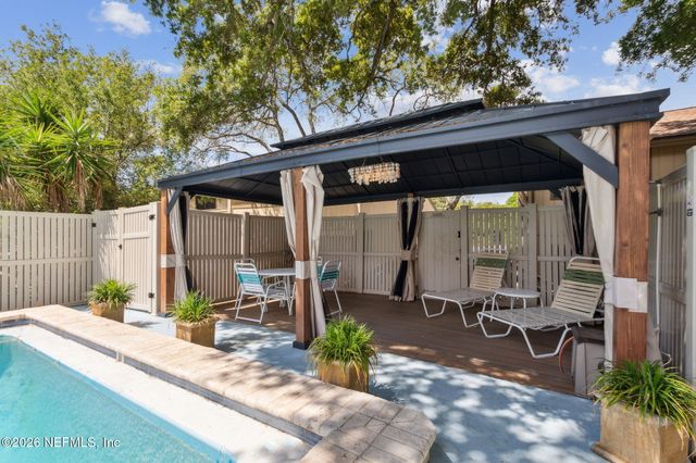 3165 1ST Avenue 15, Fernandina Beach, FL 32034