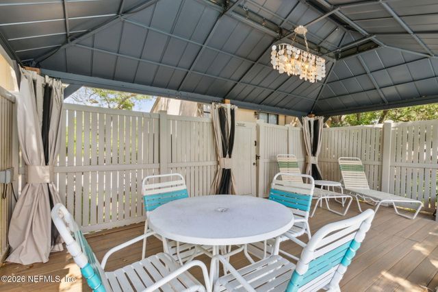 3165 1ST Avenue 15, Fernandina Beach, FL 32034