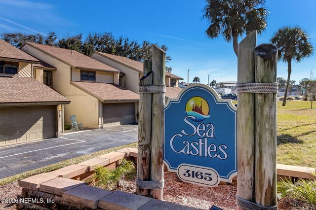 3165 1ST Avenue 15, Fernandina Beach, FL 32034