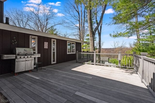 1044 Summit Ln, Mountainside Boro, NJ 07092