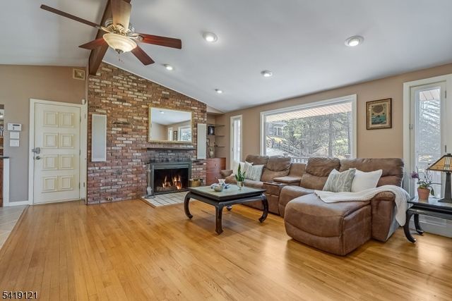 1044 Summit Ln, Mountainside Boro, NJ 07092