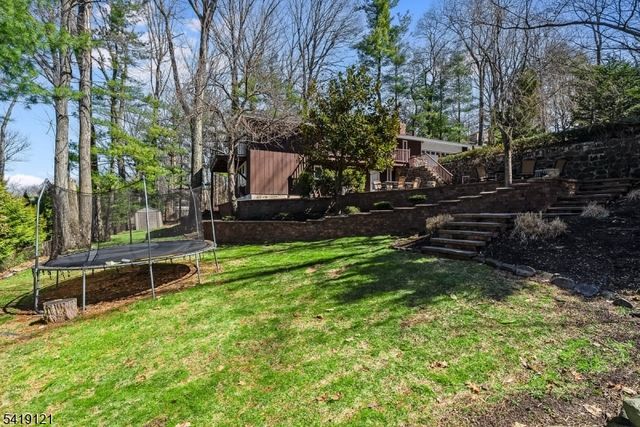 1044 Summit Ln, Mountainside Boro, NJ 07092