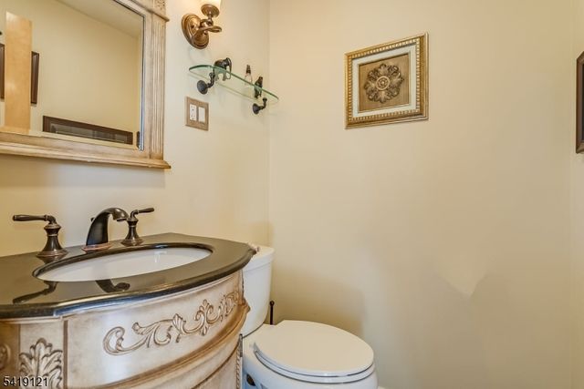 1044 Summit Ln, Mountainside Boro, NJ 07092