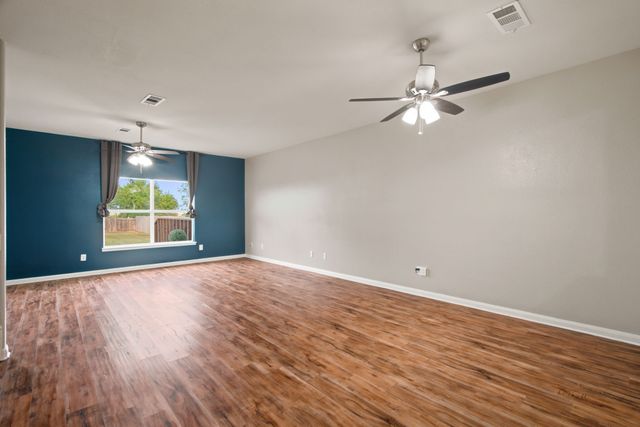 177 Buffalo Ridge Drive, Newark, TX 76071