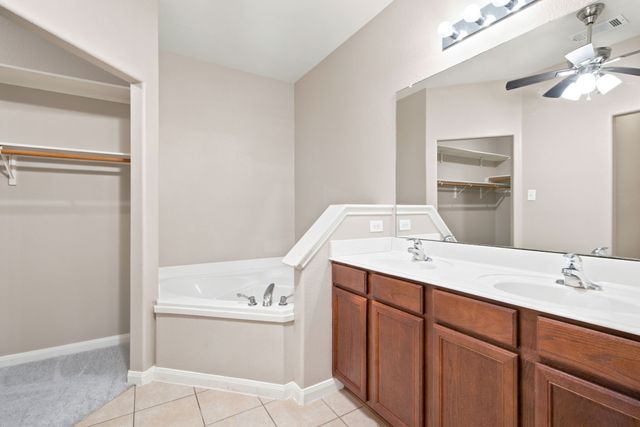 177 Buffalo Ridge Drive, Newark, TX 76071