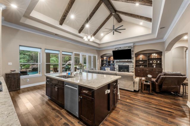 26214 Crown Court, Montgomery, TX 77316