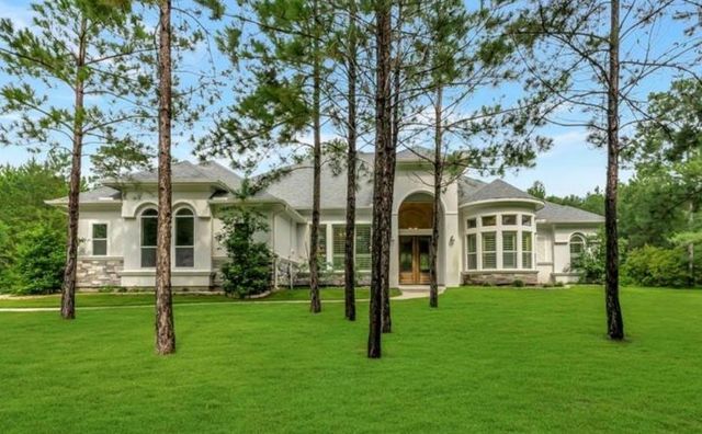 26214 Crown Court, Montgomery, TX 77316