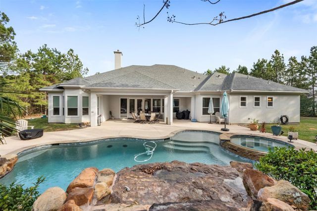 26214 Crown Court, Montgomery, TX 77316