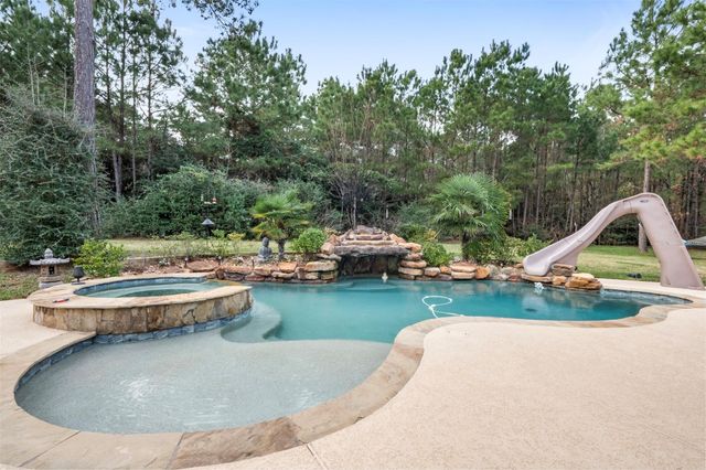 26214 Crown Court, Montgomery, TX 77316