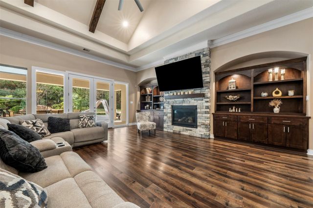 26214 Crown Court, Montgomery, TX 77316