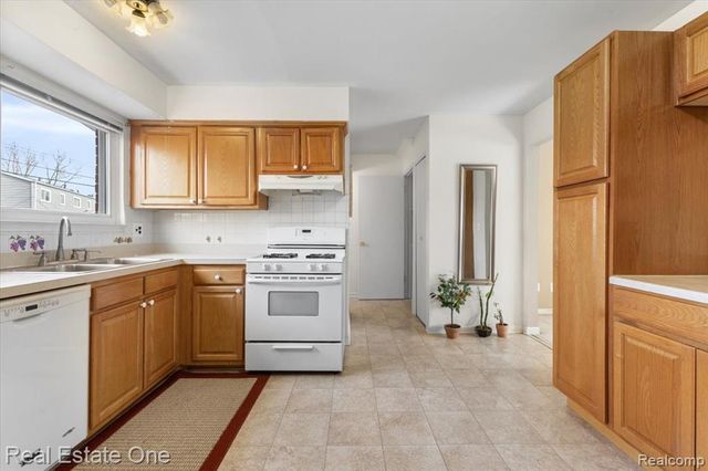 2607 Patrick Henry, Auburn Hills, MI 48326