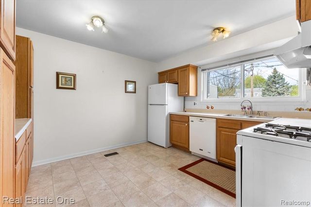 2607 Patrick Henry, Auburn Hills, MI 48326