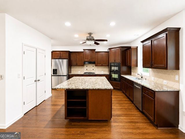 320 New point Lane, Canton, GA 30114