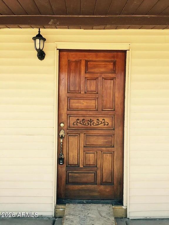 Image 3 of property listing at 1636 S 28TH Drive, Phoenix, AZ 85009