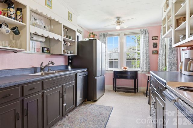 77 Pulliam Street, Marion, NC 28752