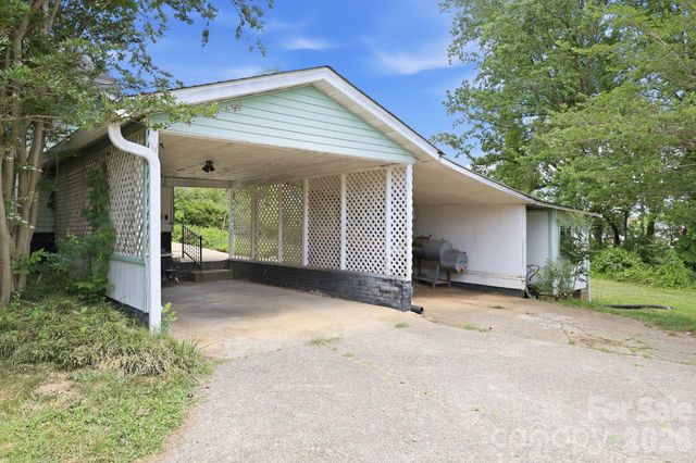 77 Pulliam Street, Marion, NC 28752