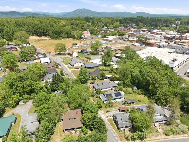 77 Pulliam Street, Marion, NC 28752