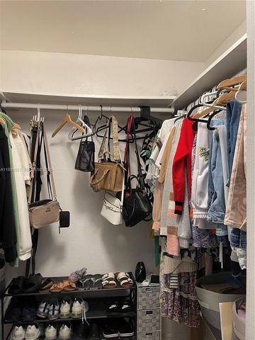 10840 Westwood Lake Dr 0, Miami, FL 33165