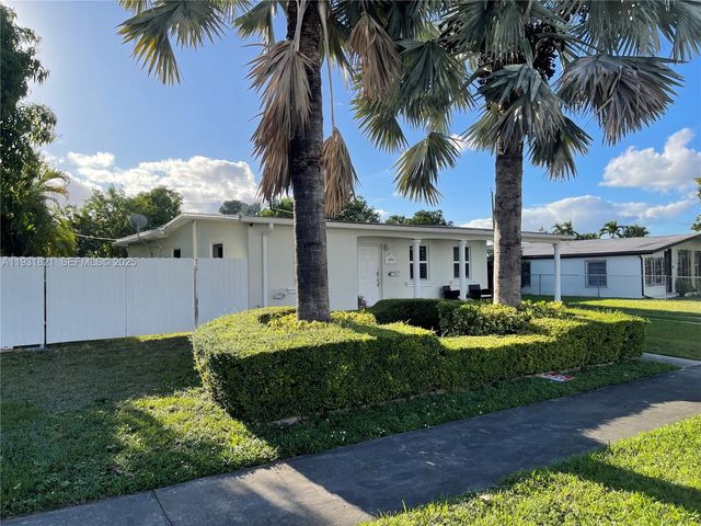 10840 Westwood Lake Dr 0, Miami, FL 33165