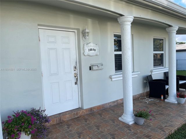 10840 Westwood Lake Dr 0, Miami, FL 33165