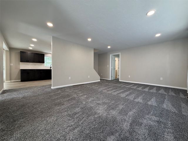 121 W 2ND Street, Waterford, PA 16441