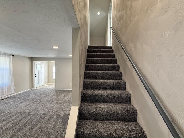 121 W 2ND Street, Waterford, PA 16441
