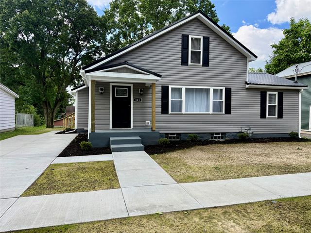 121 W 2ND Street, Waterford, PA 16441