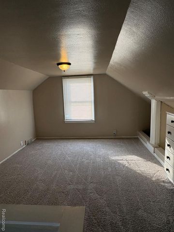 21242 Beechwood Avenue, Eastpointe, MI 48021