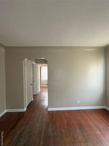 21242 Beechwood Avenue, Eastpointe, MI 48021