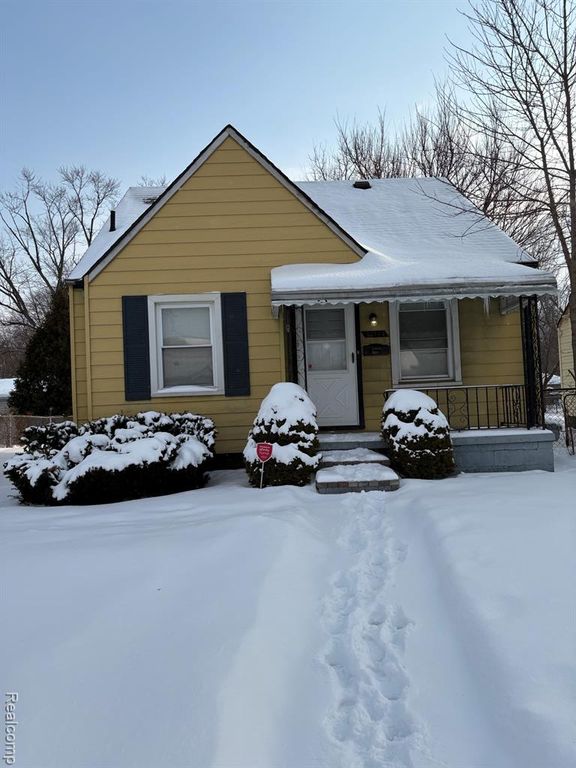 21242 Beechwood Avenue, Eastpointe, MI 48021