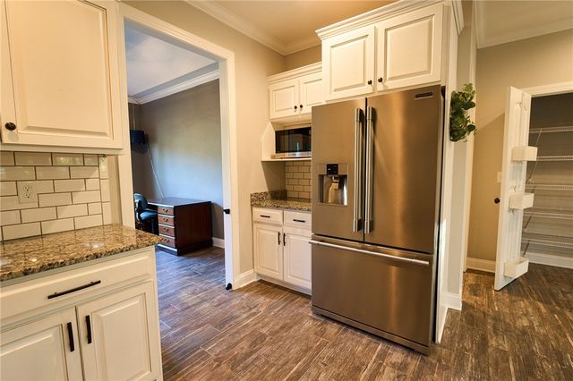 37 Puckett Mill Way, Central, SC 29630