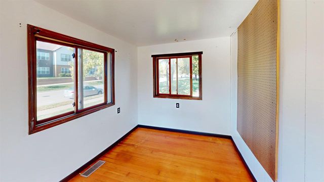 700 Kane Street, La Crosse, WI 54603