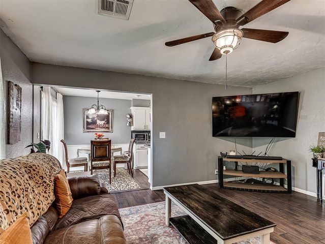 740 W Elder Drive, Mustang, OK 73064