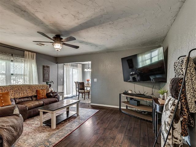 740 W Elder Drive, Mustang, OK 73064