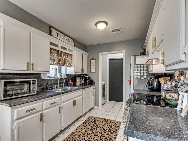 740 W Elder Drive, Mustang, OK 73064