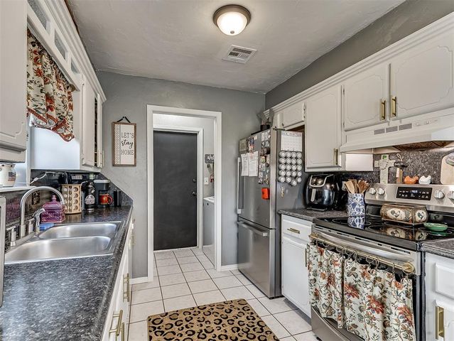 740 W Elder Drive, Mustang, OK 73064