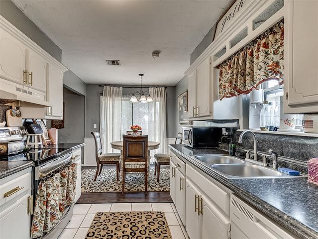 740 W Elder Drive, Mustang, OK 73064