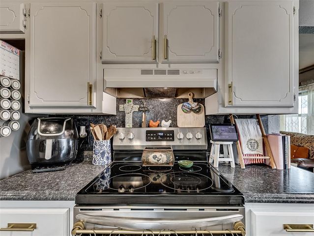 740 W Elder Drive, Mustang, OK 73064