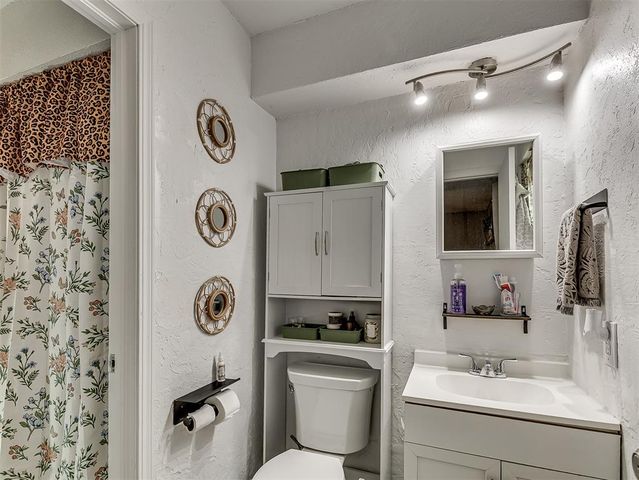740 W Elder Drive, Mustang, OK 73064