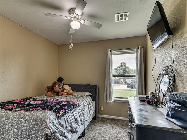 740 W Elder Drive, Mustang, OK 73064