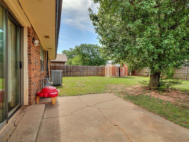 740 W Elder Drive, Mustang, OK 73064